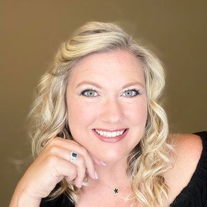 Meet your Posher, Traci